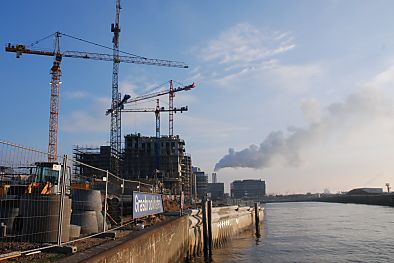 011_15754 - die Baustelle in der Hamburger Hafencity am Dalmannkai; im Vordergrund ein Schild mit der Aufschrift Grasbrookhafen (01/2007)