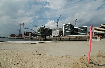 011_15758 - der Untergrund der Marco Polo Terrasse wird mit Sand aufgeschttet. 