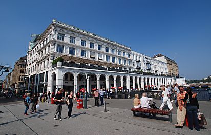 011_15610- Sommersonne in Hamburg - Touristen und Hamburger geniessen das schne Wetter und bummeln durch die Hansestadt.