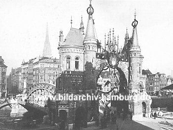 04_22913 - Brooksbrcke, Eingangsportal auf der Seite der Speicherstadt (ca. 1900)