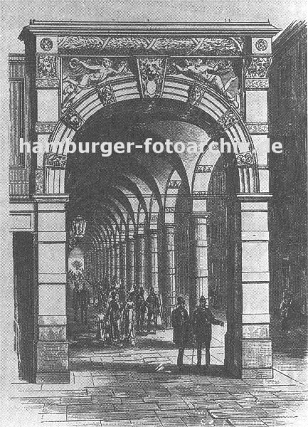 11_18974 Mitte der 1870er Jahre wurden die  Colonnaden als eine Privatstrasse der Gebrder Wex im Neorenaissancestil errichtet; Die Sulen und Bgen wurden mit prchtigen Stuckelementen dekoriert - die Hamburger und Hamburgerinnen flanierten in der Prachtstrasse.