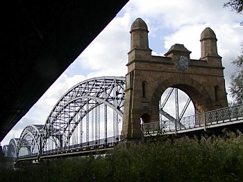 011_14292 - die unter Denkmalschutz stehende Harburger Elbbrcke wurde 1995 restauriert. 