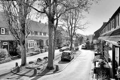 5148 Historische Reihenhuser im Riemenschneiderstieg in Hamburg Bahrenfeld - die Huser gehren mit zur Architektur der sogen. Steenkampsiedlung, die als Gartenstadt nach dem ersten Weltkrieg angelegt wurde. 