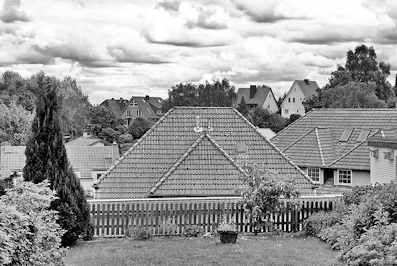 1547 Hausdcher und dicke Wolken - Bilder aus Hamburg Eissendorf.