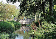 8220 Brcke ber den Bach Berner Au im Stadtteil Farmsen Berne.