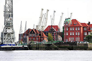 1180 Historische Hamburger Hafenarchitektur im Hansahafen - Schwimmkran der HHLA am Hansahft.