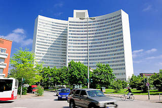 7797 Euler Hermes  Verwaltungsgebude / Hochhaus in Hamburg Ottensen.