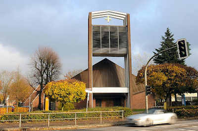 2401 Vicelinkirche am Saseler Markt / Architekten Sandmann/Grundmann - zeitgenssische Kirchenarchitektur.